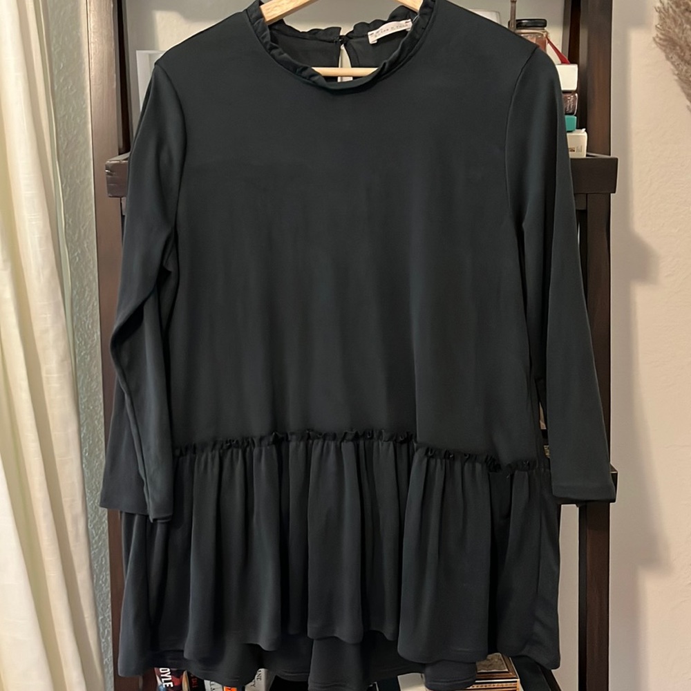 Quarter length black peplum